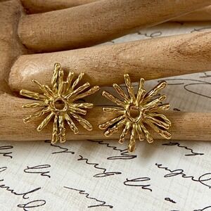 18K Gold Plated Stainless Steel Textured Flower Stud Earrings‎